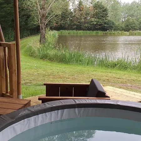 Tente Lodge Jacuzzi Privatif En Pleine Nature Thiel-sur-Acolin Exterior photo