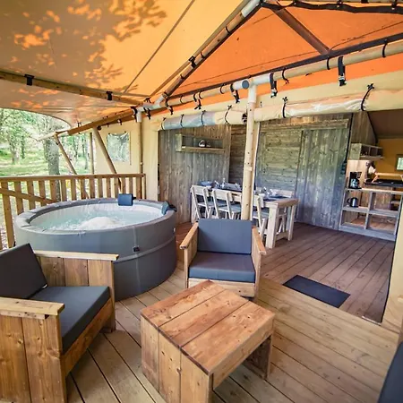 Tente Lodge Jacuzzi Privatif En Pleine Nature Thiel-sur-Acolin Exterior photo