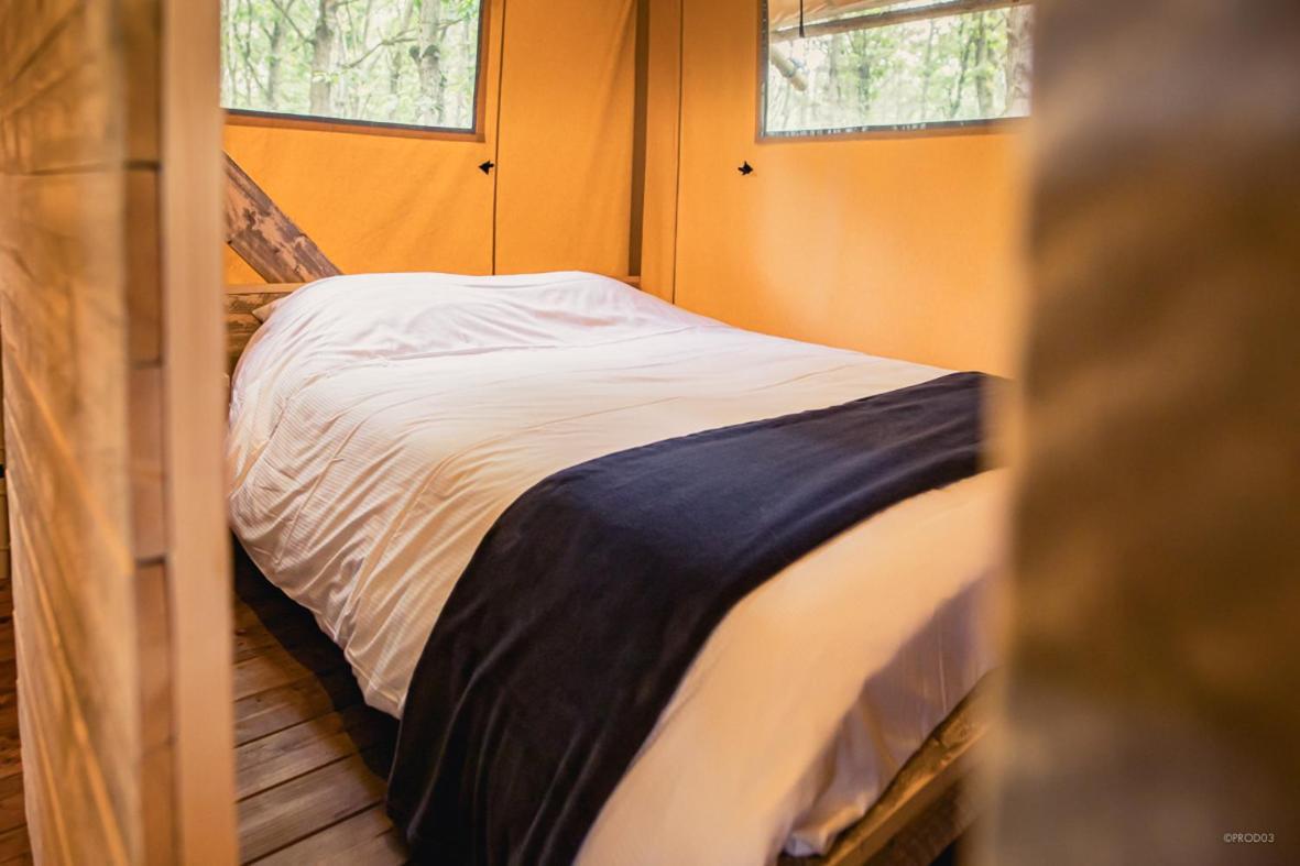 Luxury tent Tente Jacuzzi Privatif En Pleine Nature Thiel-sur-Acolin